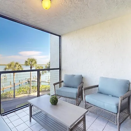 Retreat, Relax, & Repeat In Riverside